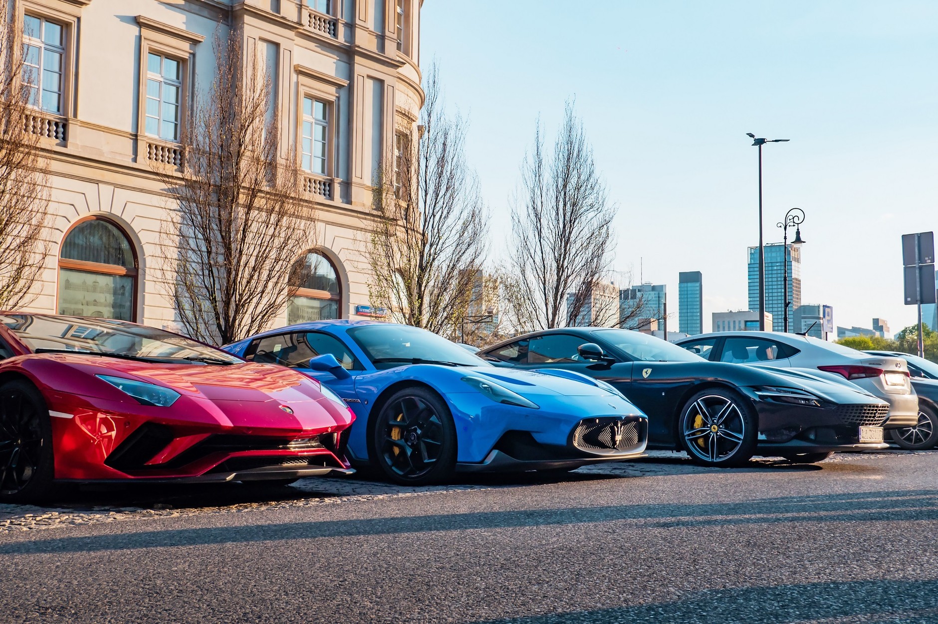 Luksusowe samochody w Warszawie