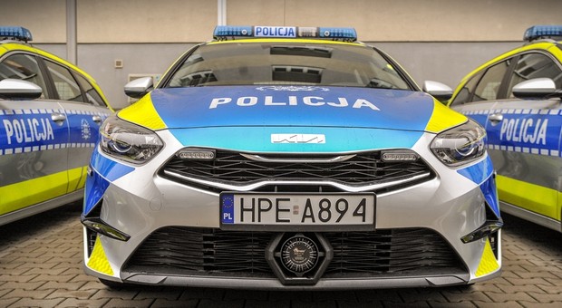 Policja dostała nowe radiowozy. Wszystkie mają automaty, jeden się kryje
