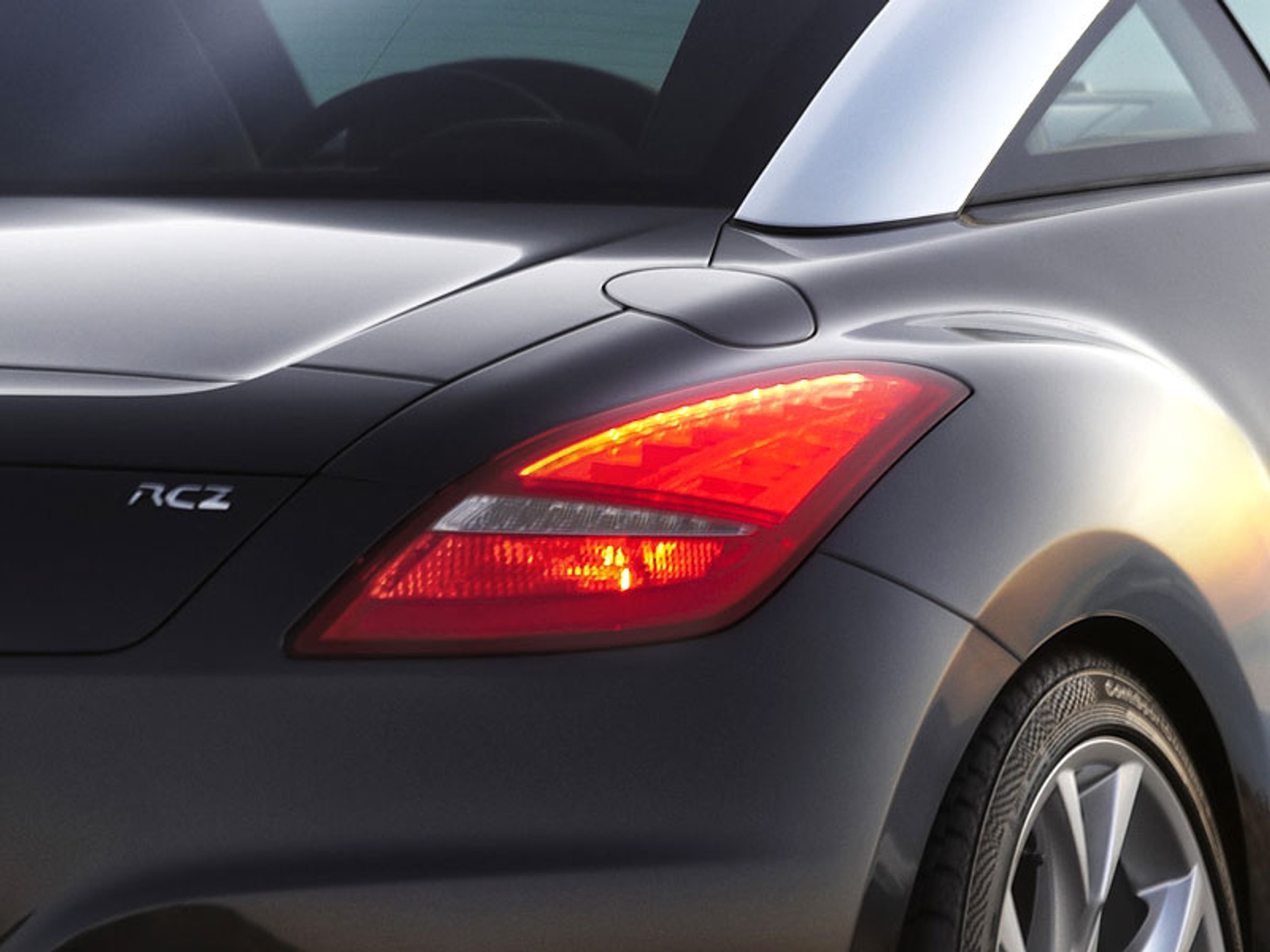 IAA Frankfurt 2009: Peugeot RCZ - odsłonięcie seryjnego coupé