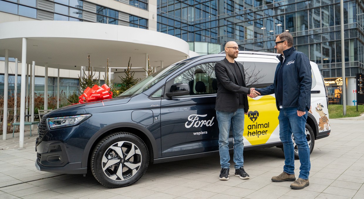 Transit Connect PHEV trafił do fundacji Psia Krew
