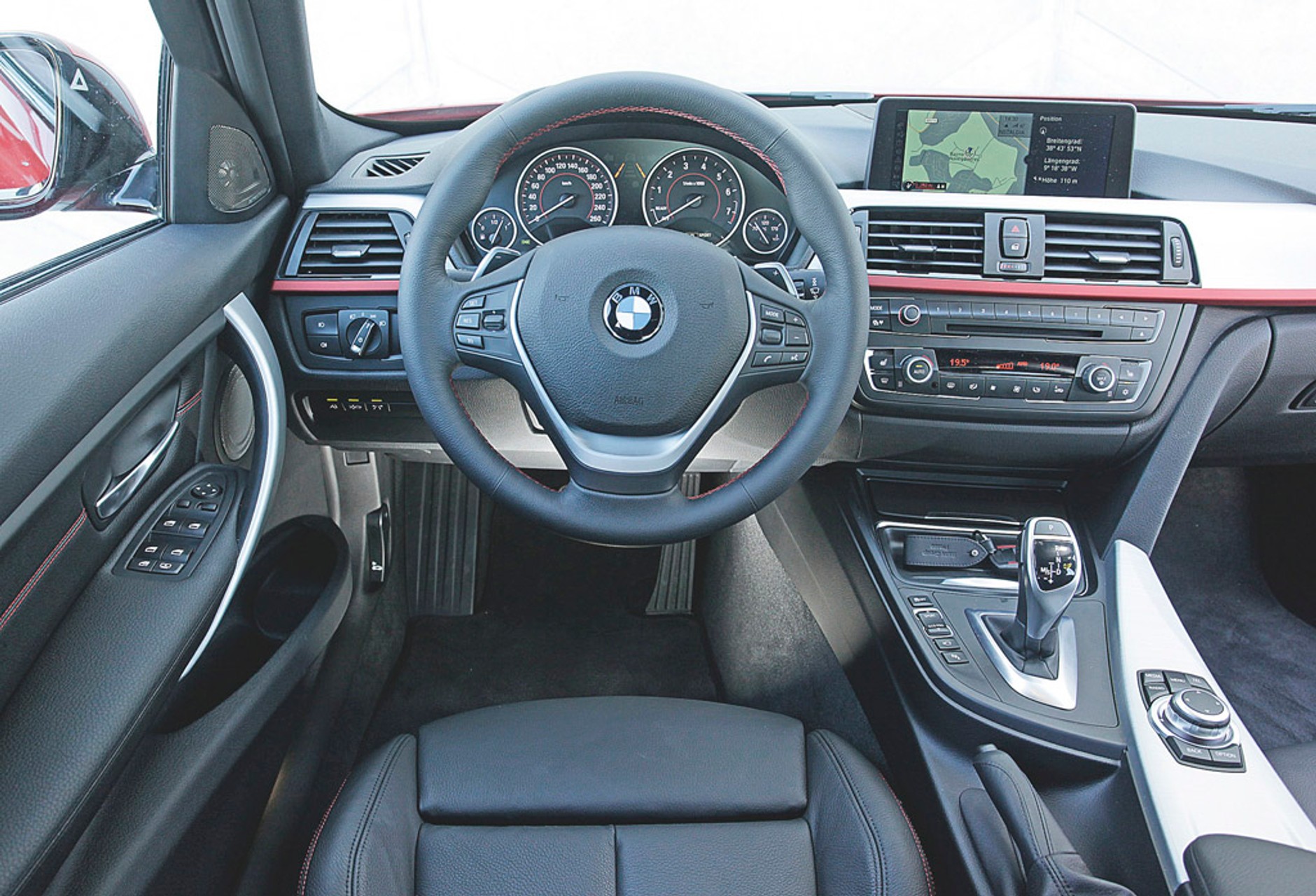 Audi A4 kontra BMW serii 3: bawarskie derby