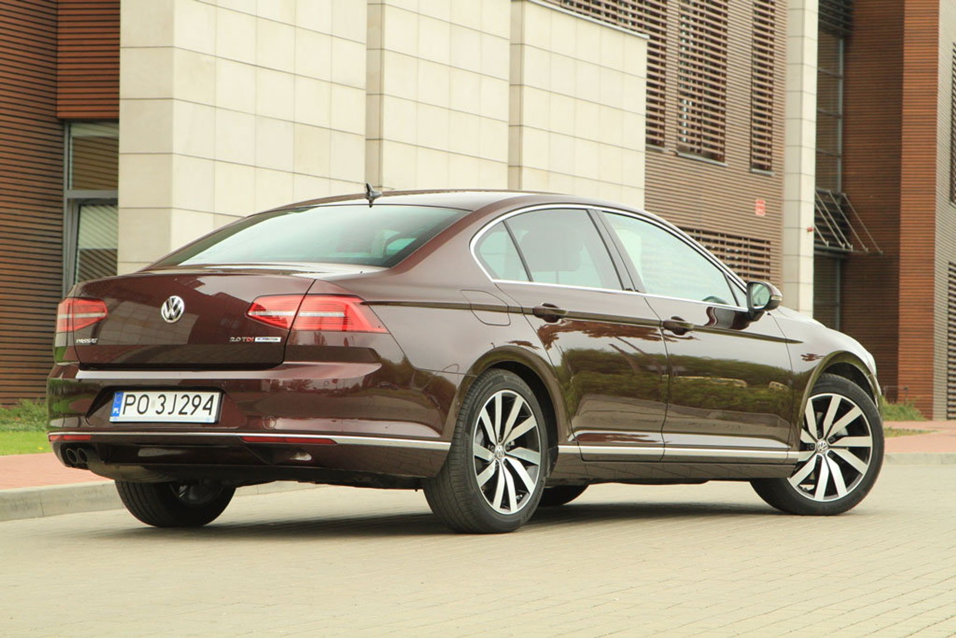 Za 100 tys. zł jesteśmy w stanie kupić bardzo młode egzemplarze Volkswagena Passata, nawet takie świeżo po zakończeniu gwarancji