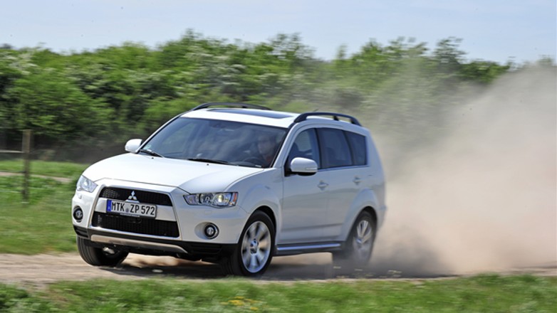 Mitsubishi Outlander - Duży, ładny... terenowy?
