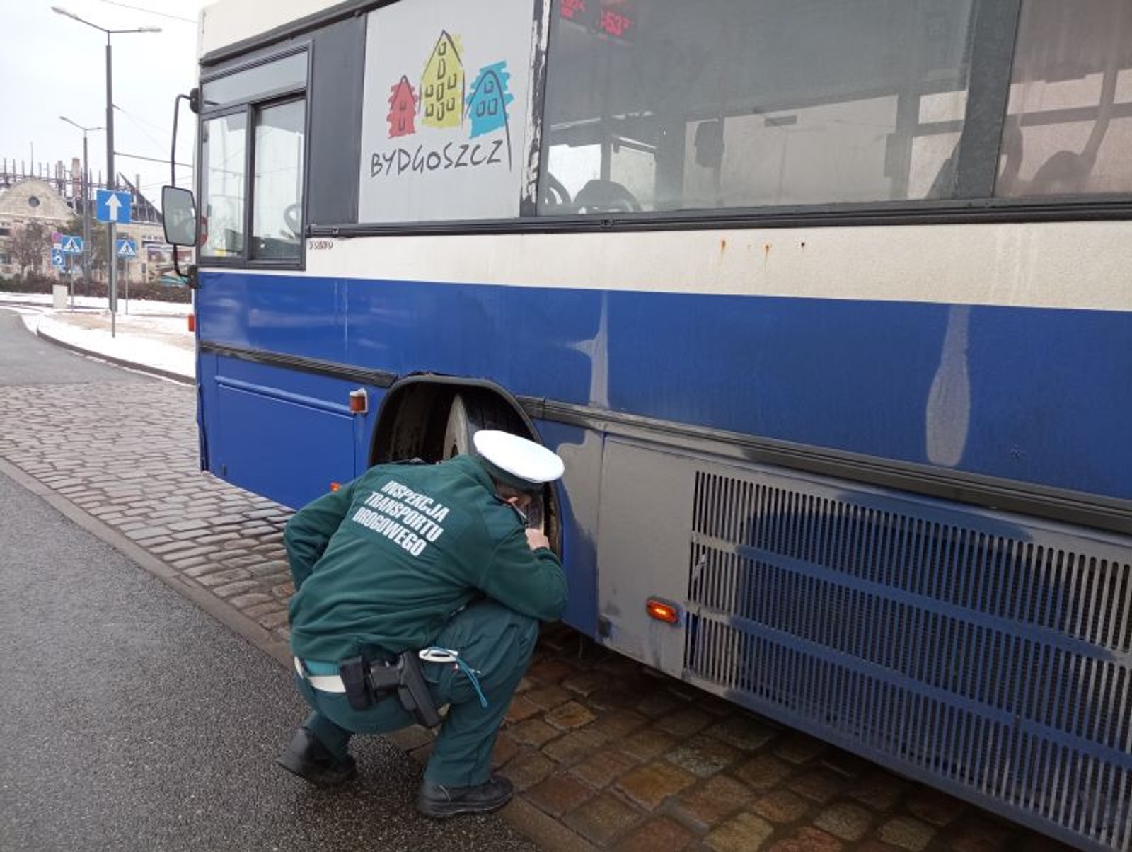 Zabytkowy autobus Volvo w opłakanym stanie