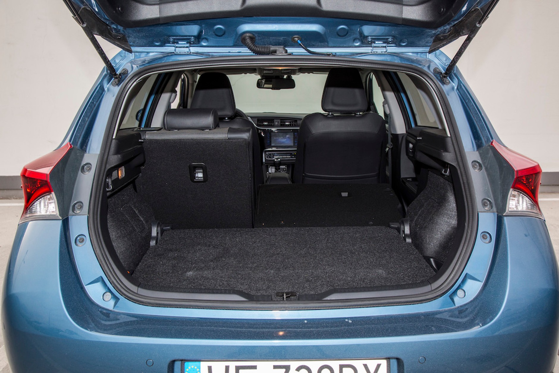 Toyota Auris - na rynku od 2013 r., kosztuje od 57 900 zł