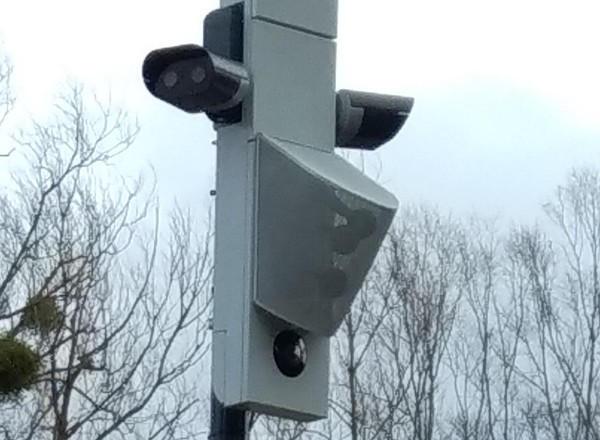 Francja: fotoradary, które wystawią mandat za zbyt głośny wydech