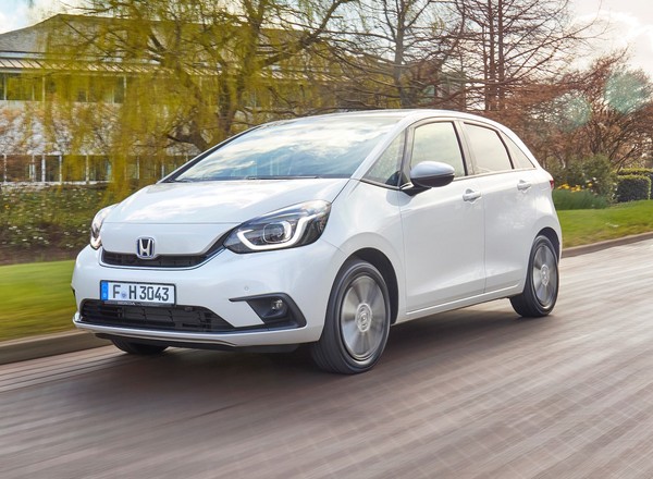 Nowa Honda Jazz z centralną poduszką powietrzną