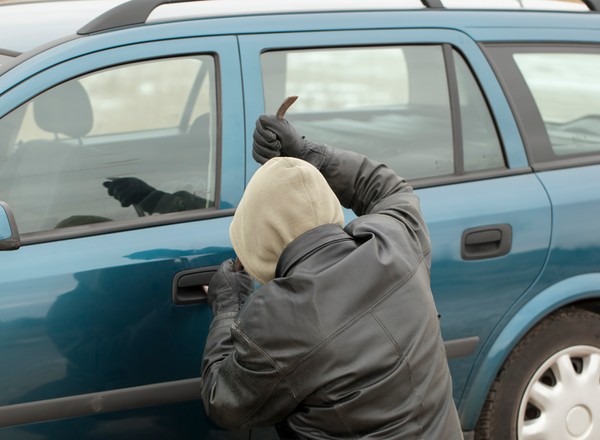 Gdzie trafiają samochody po kradzieży - najbardziej zaskakujące "dziuple"