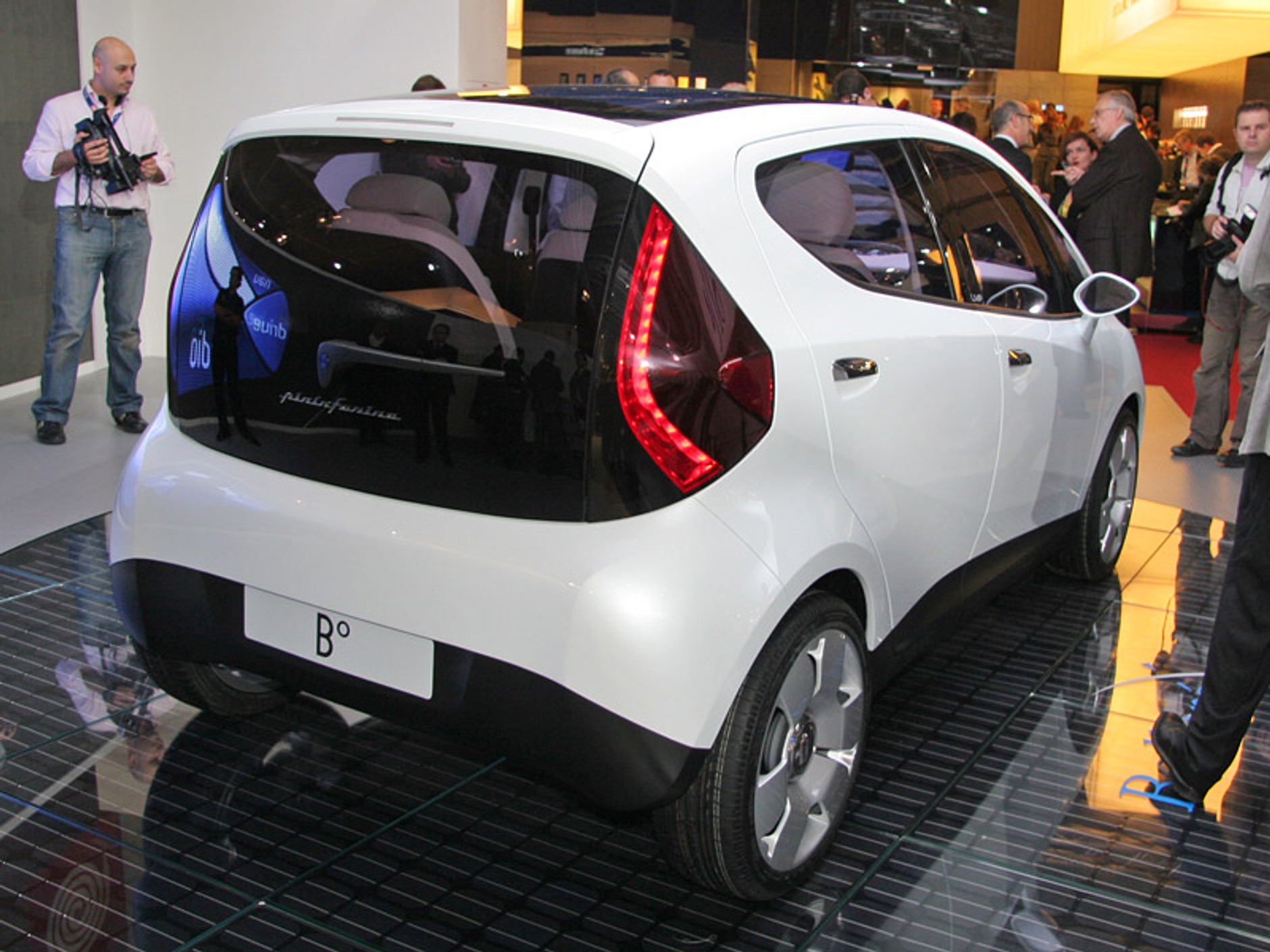 Paryż 2008: Pininfarina B0 – studium nowego elektromobilu