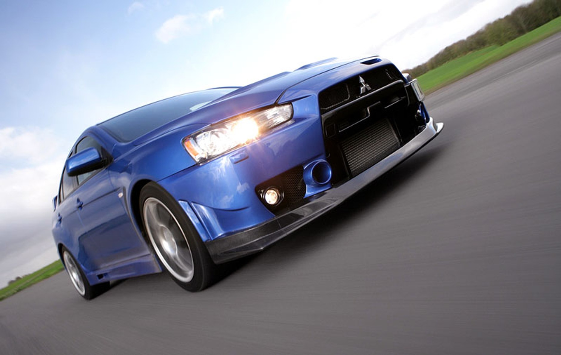 Mitsubishi Lancer Evo X FQ-400: fotogaleria