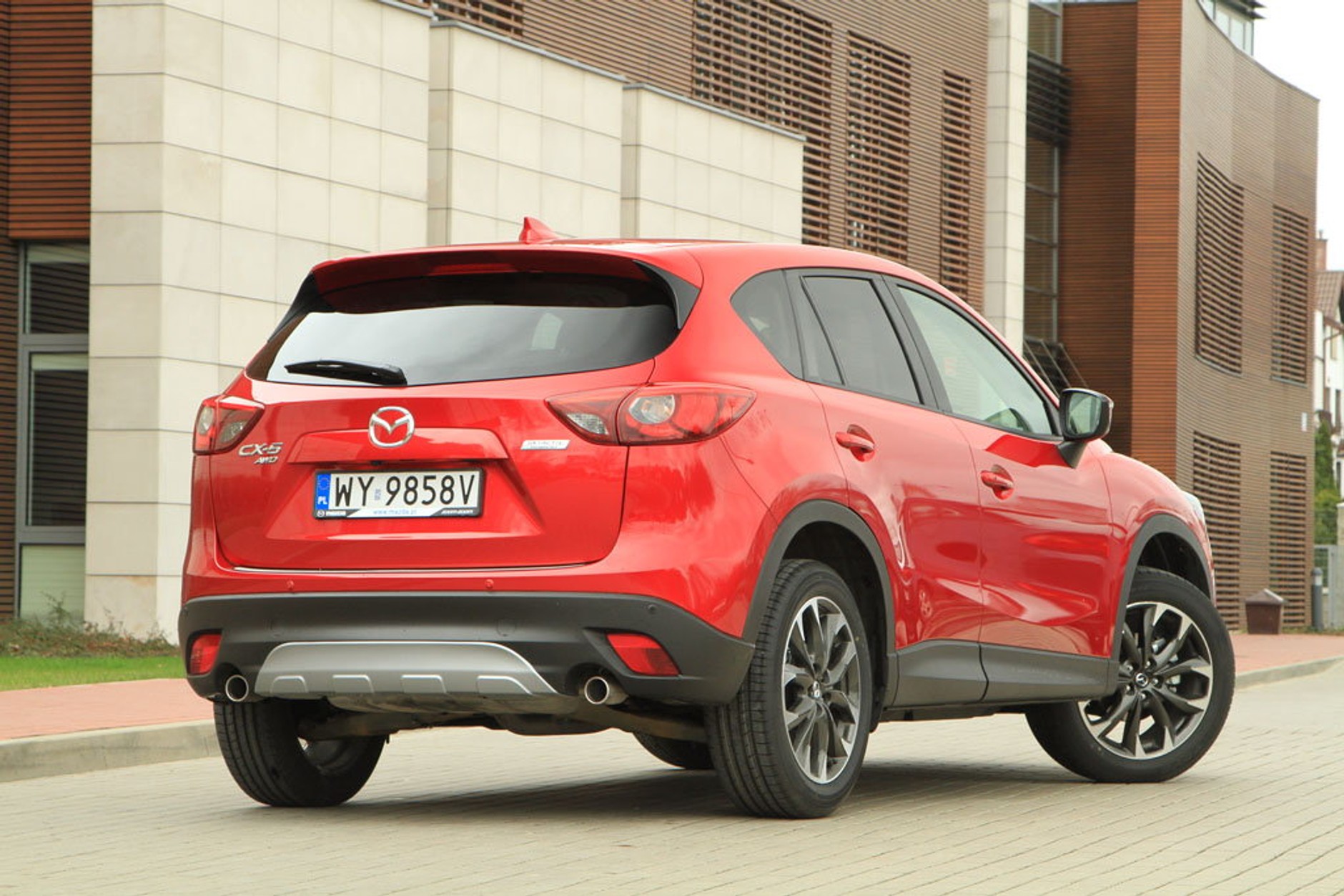Szybki SUV z dużym silnikiem - Mazda CX-5 2.5 Skyactiv-G 4x4