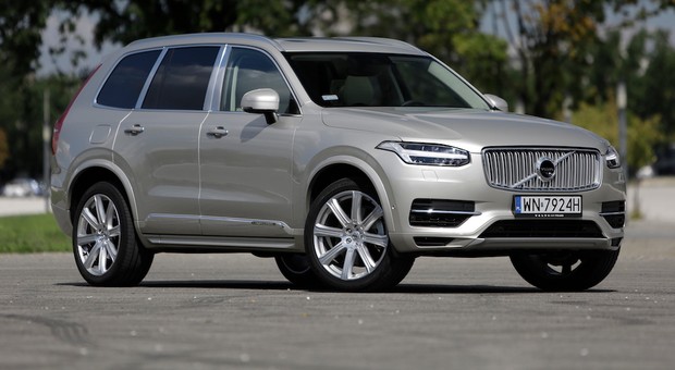 Używany SUV za 100 tys. zł. Lepsza prawie nowa Skoda Kodiaq czy starsze Volvo XC90?