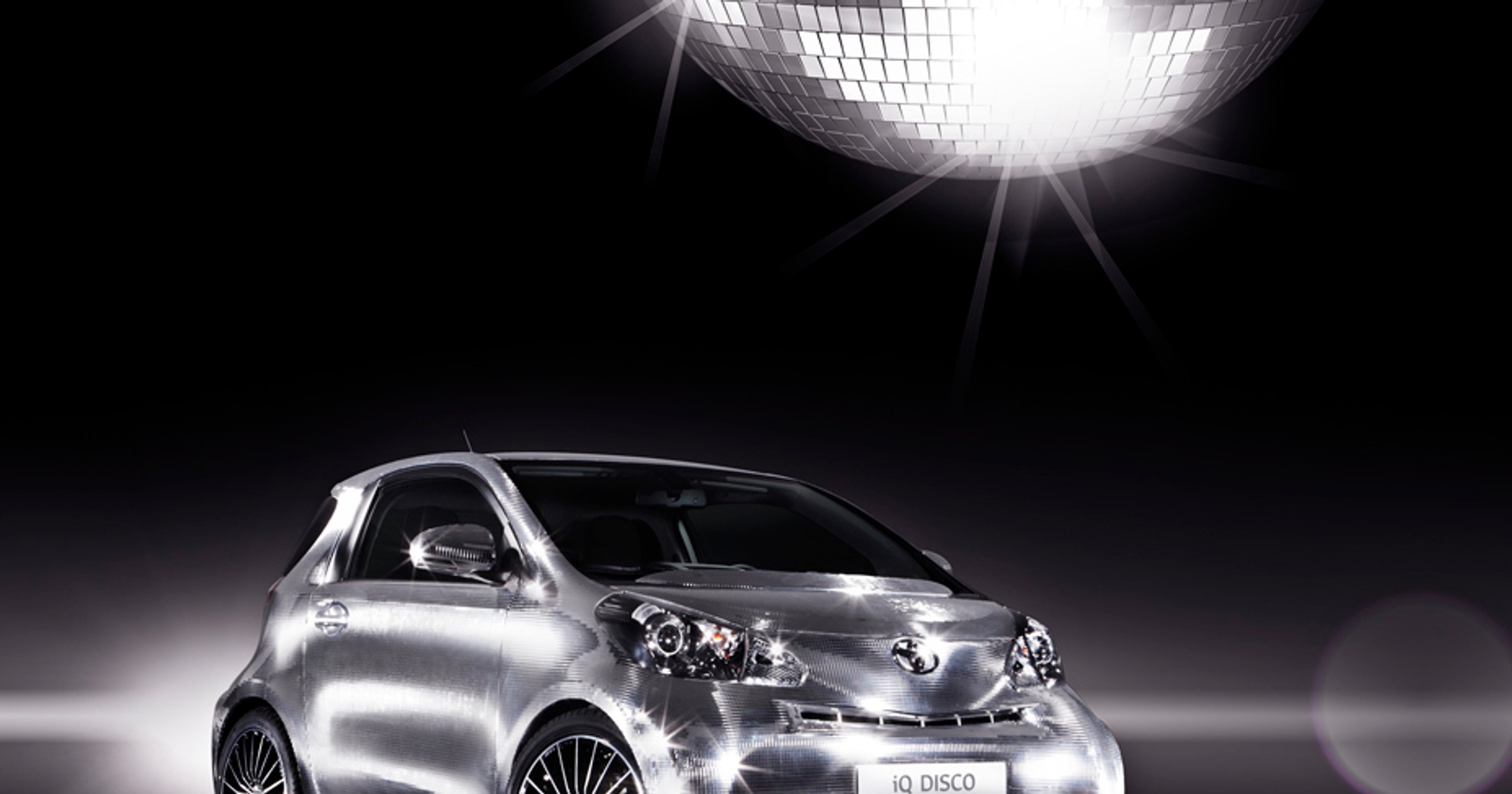 Toyota iQ Disco Concept – Imprezowy maluch