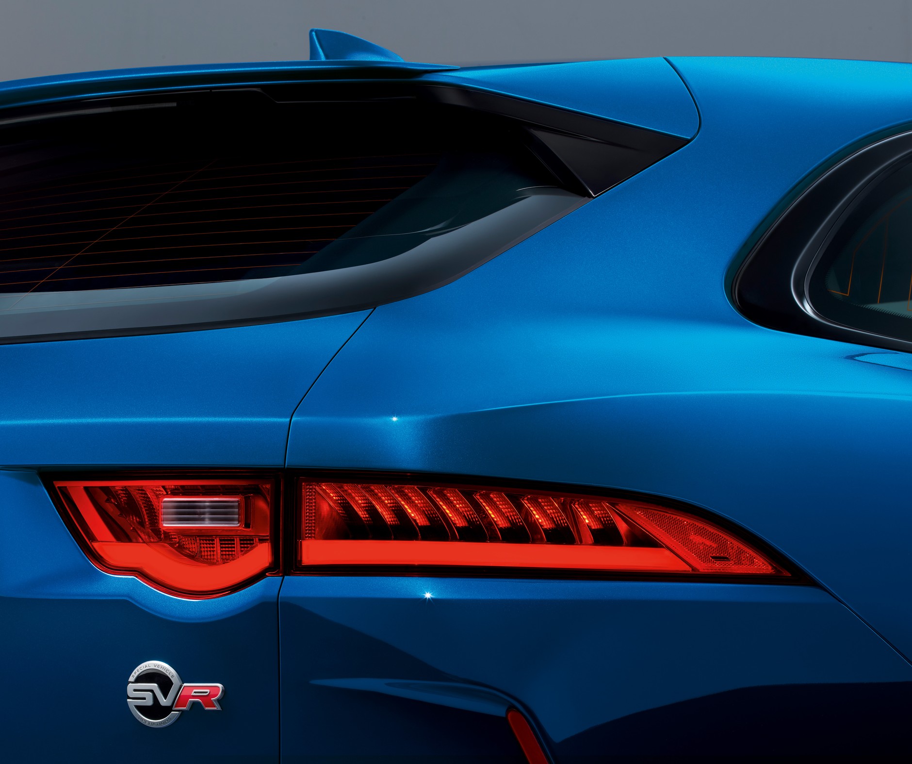 Jaguar F-Pace SVR