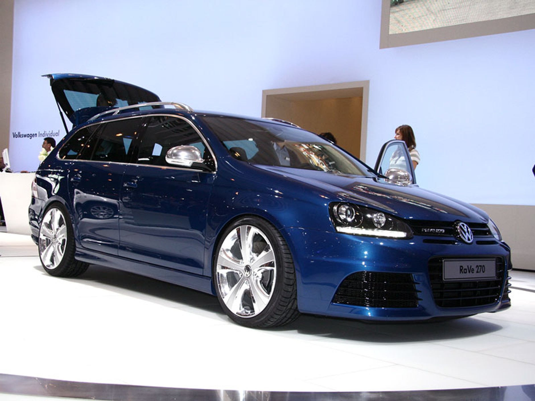 Essen Motor Show 2007: Volkswagen Golf Variant RaVe 270 – premiéra tuningowego konceptu