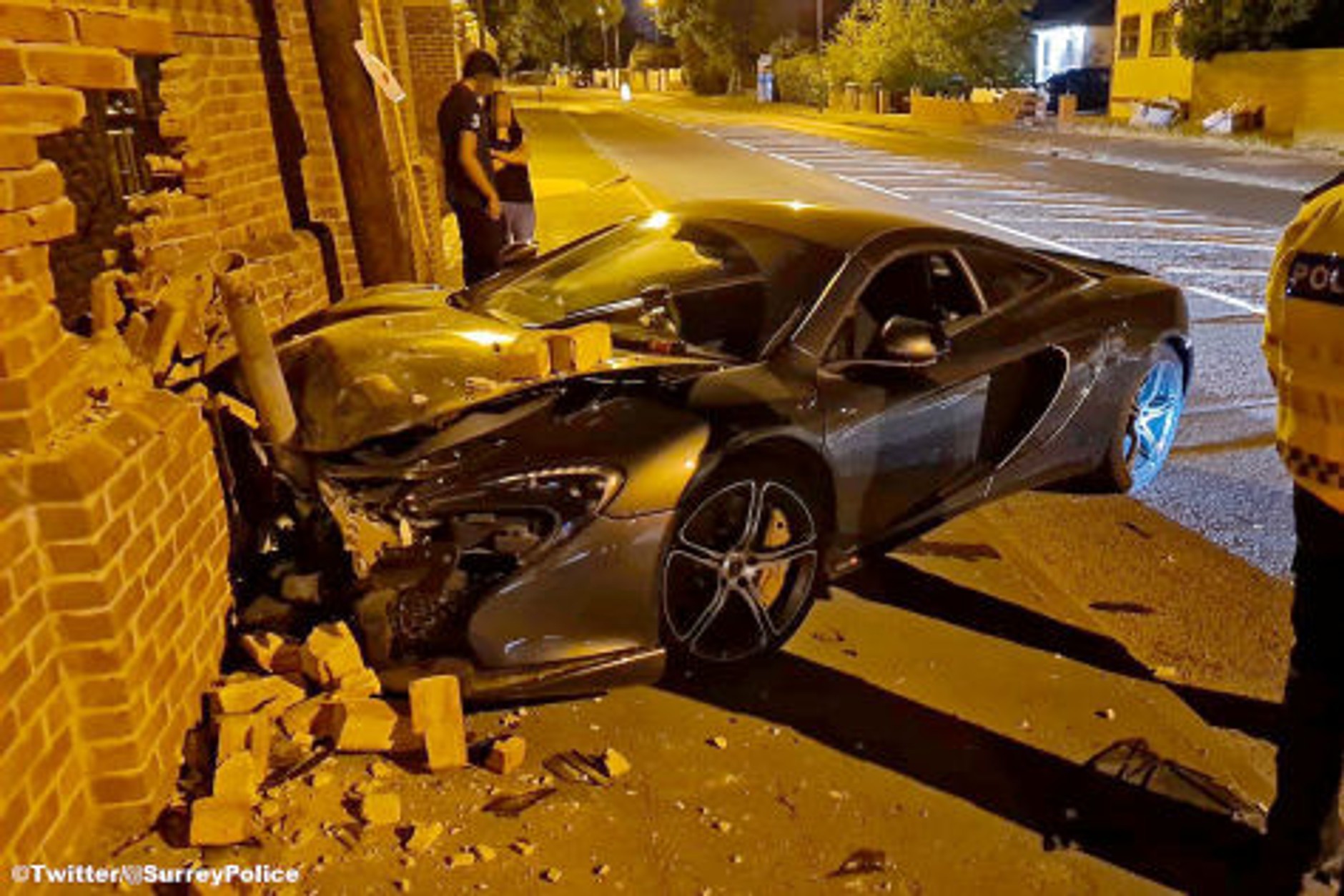 Rozbity McLaren 570S