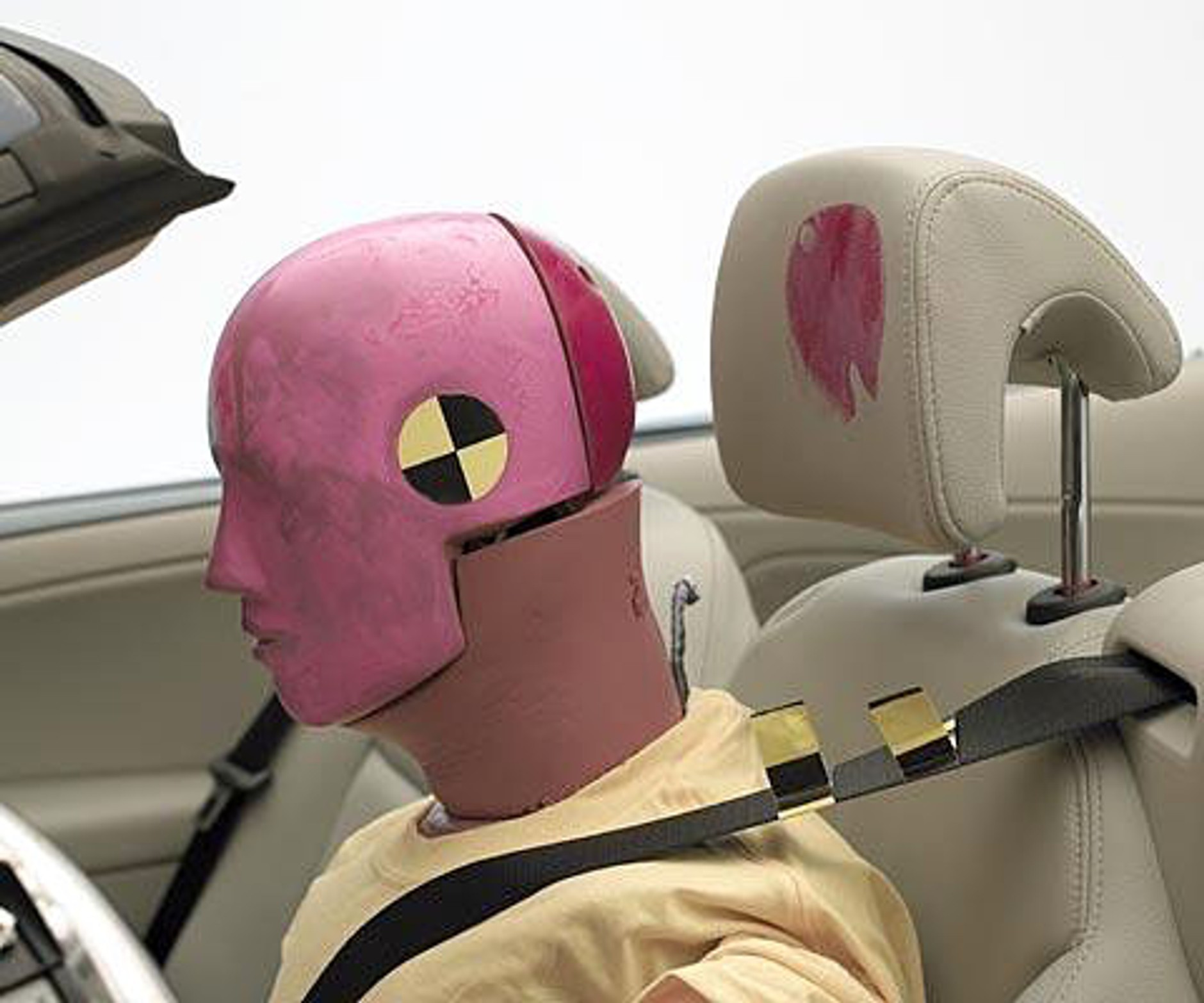 IIHS: najbezpieczniejsze kabriolety to Volvo C70 i Saab 9-3