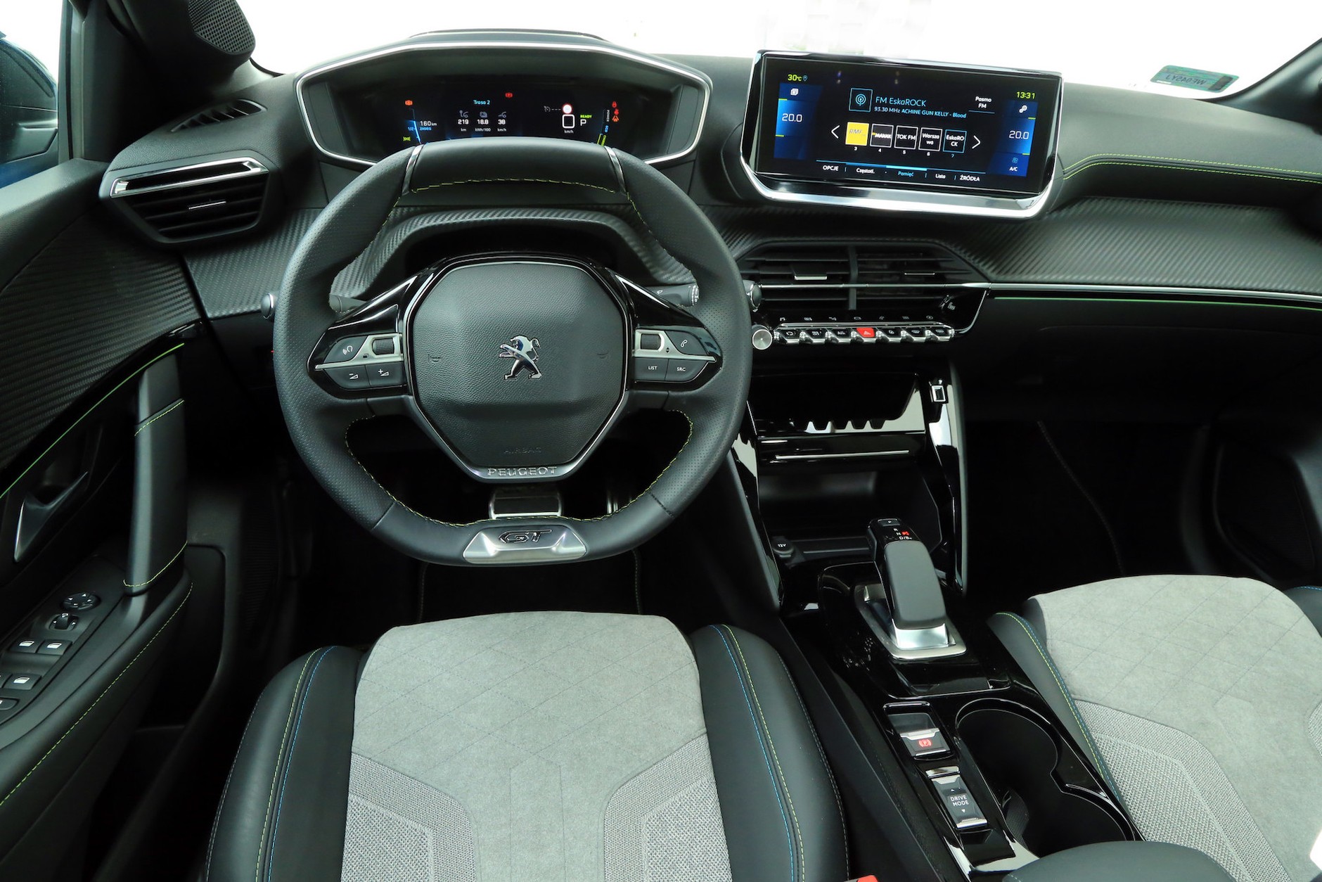 Peugeot e-208 GT