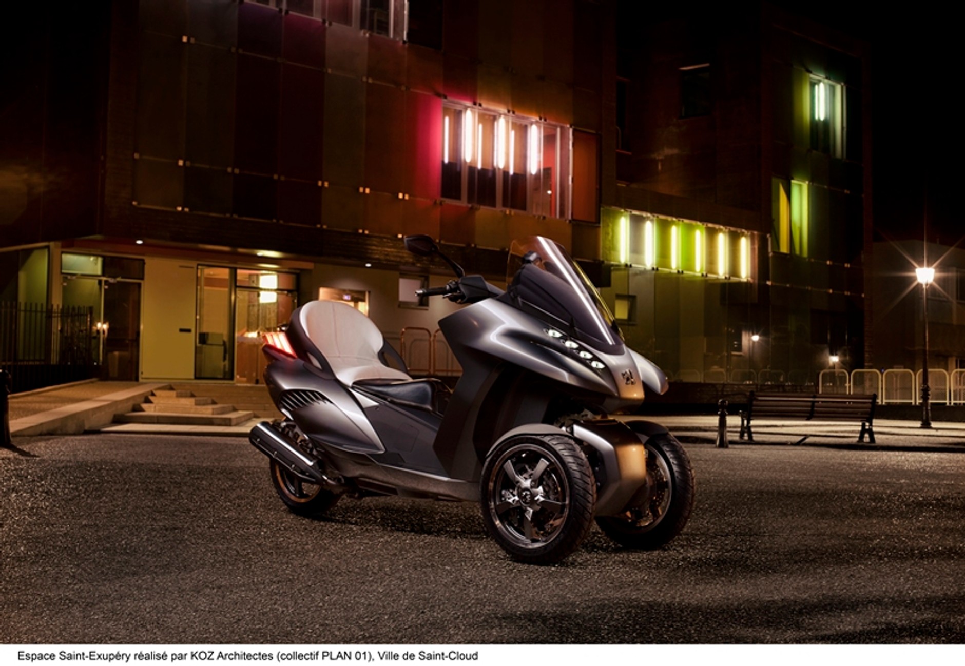 Peugeot HYbrid3 Evolution – samochodoskuter