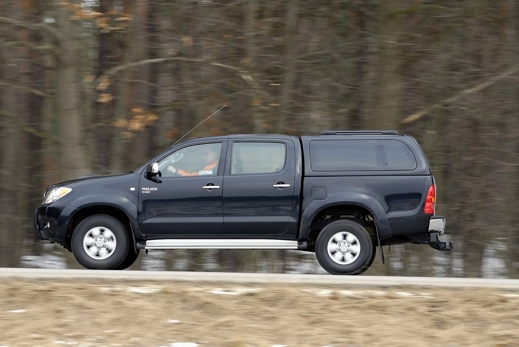 Używana Toyota Hilux: ciężarówka 4x4