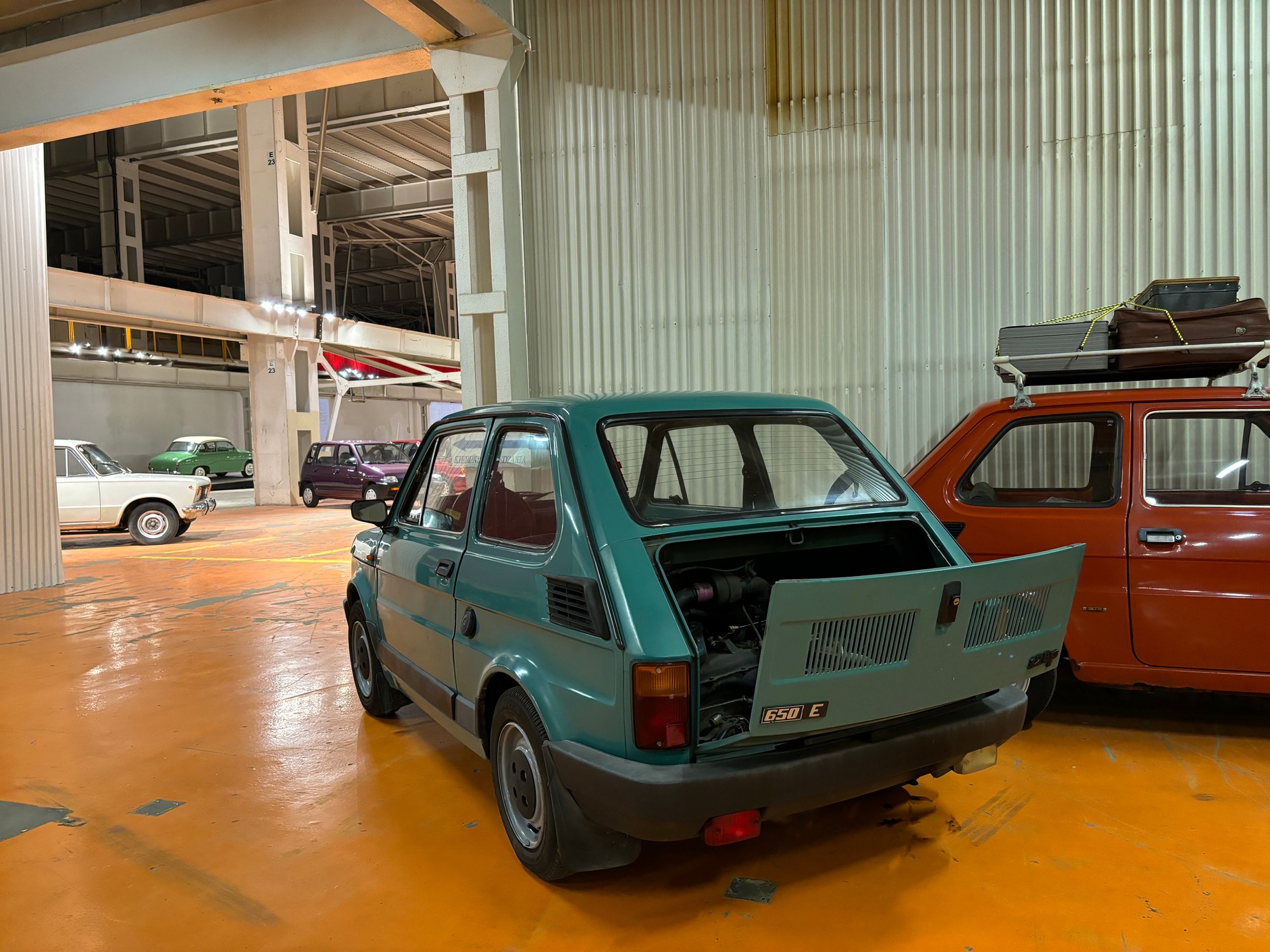 Wystawa w dawnej fabryce FSO