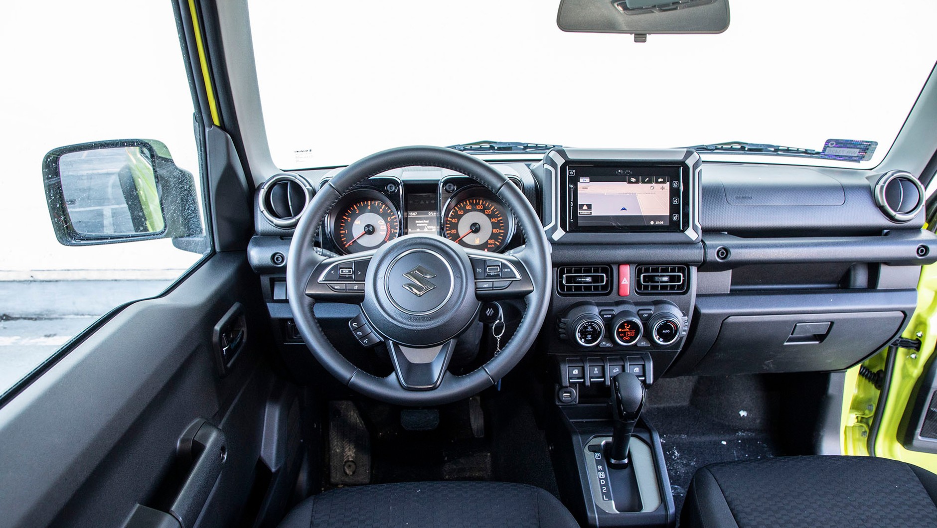 Suzuki Jimny 1.5 VVT 4AT - jego żywioł to teren