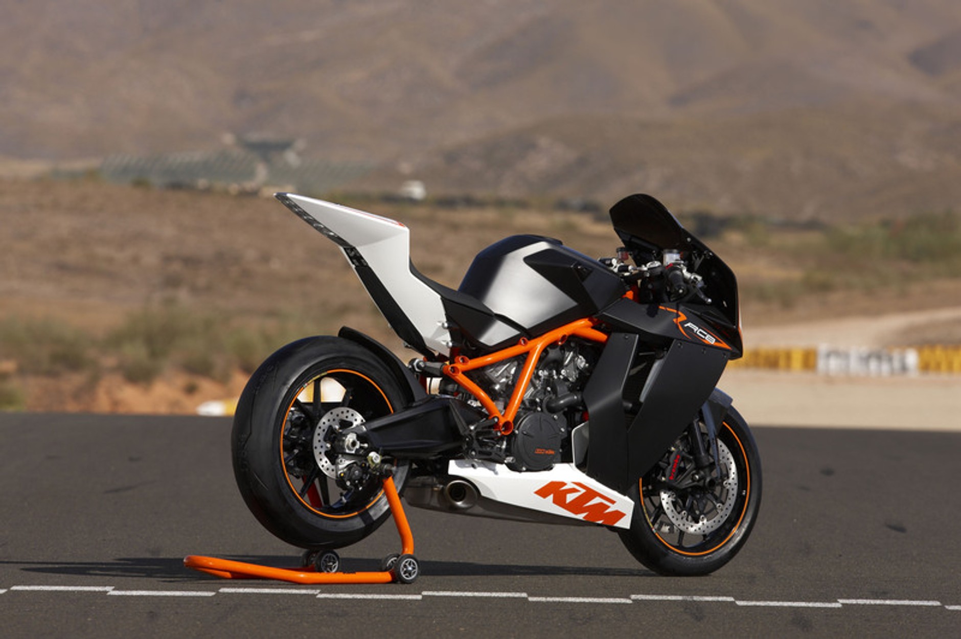 KTM 2009 – prawdziwy supersport i turystyczny motard