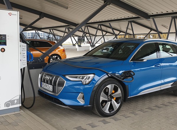 Audi e-tron – „elektryk” może się podobać | TEST