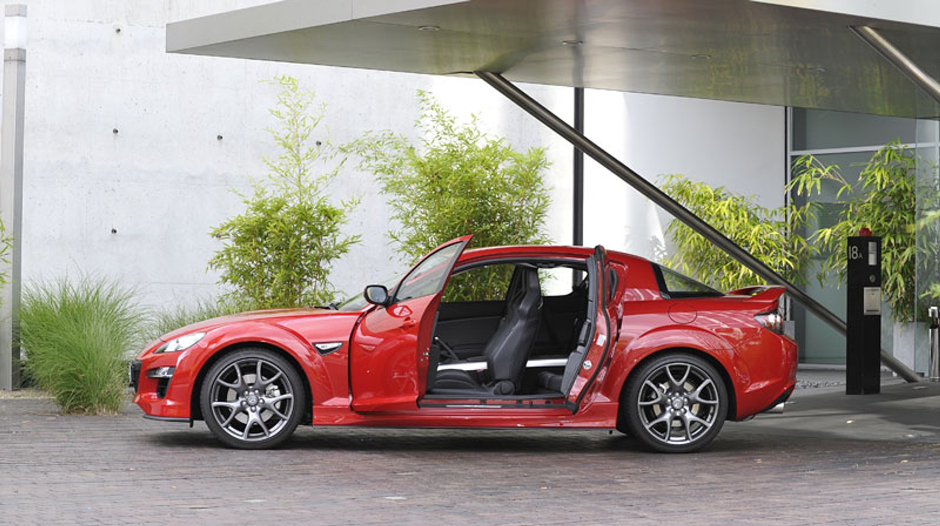 IAA Frankfurt 2009: Mazda RX-8 po faceliftingu (fotogaleria)