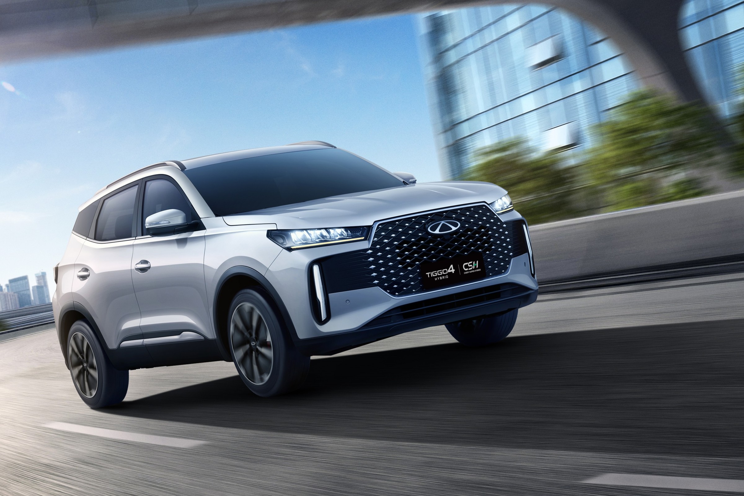 Chery Tiggo 4 HEV wjeżdża do Polski. Mniej niż 100 tys. zł za hybrydowego SUV-a