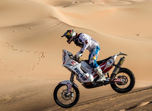 Abu Dhabi Desert Challenge: awans Błażusiaka na pustyni