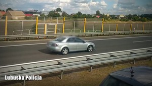 Jechał pod prąd na drodze S3. Nagrali go pasażerowie autokaru