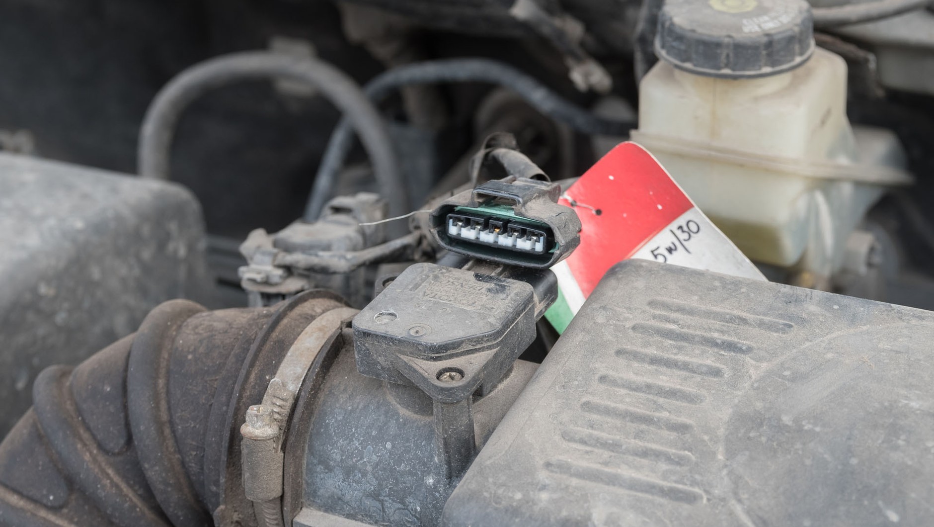 Usterka przepływomierza to jedna z częstszych przyczyn zapalenia się kontrolki Check Engine