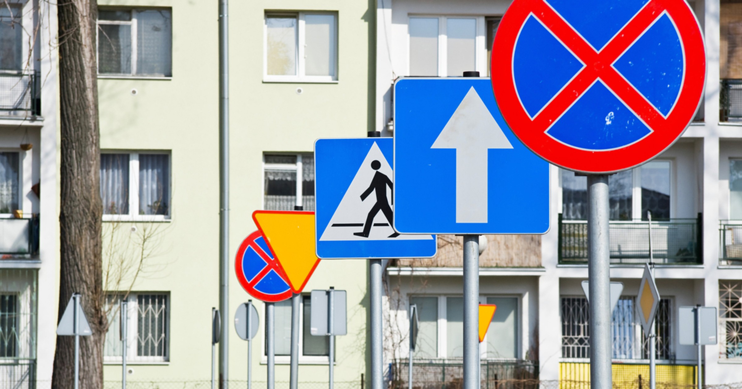 Dlaczego kierowcy ignorują znaki drogowe?