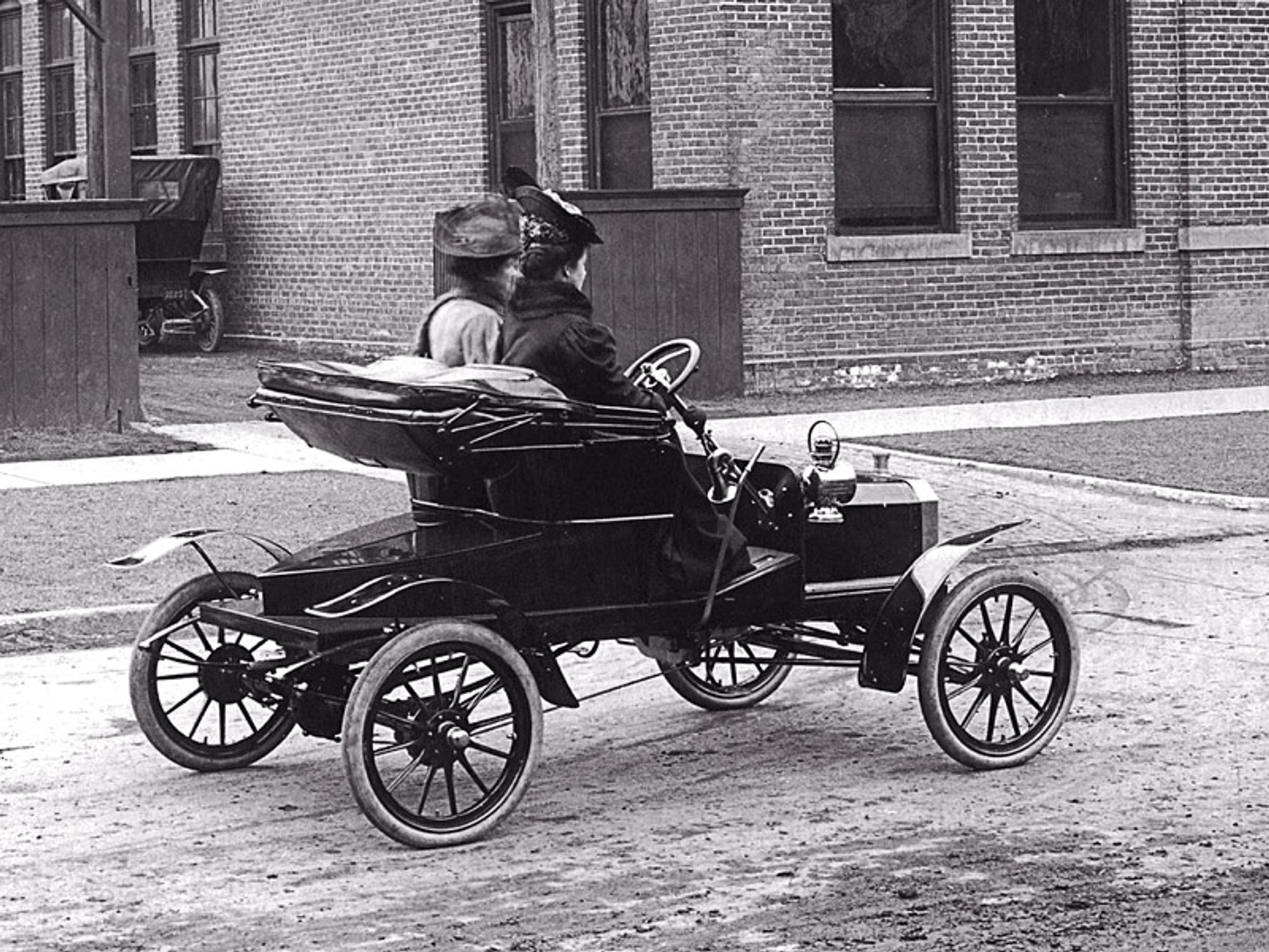 Ford Model T ma sto lat, na zlot przyjechało 750 (fotogaleria)