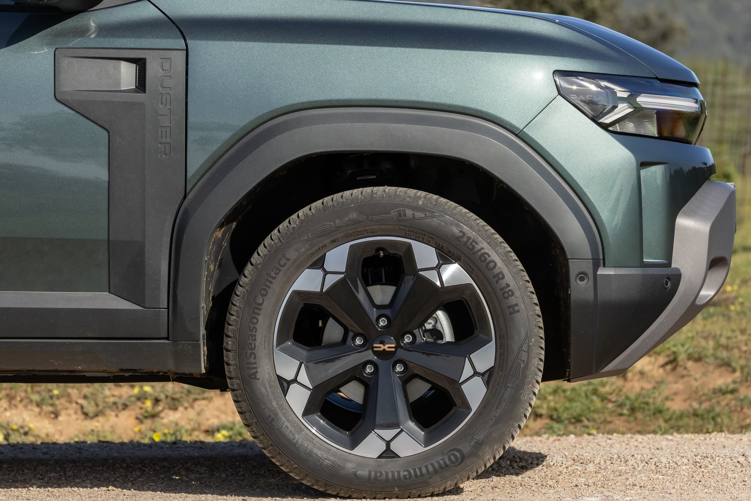 Dacia stawia na jedną markę opon. Duster będzie jeździć na Continentalach