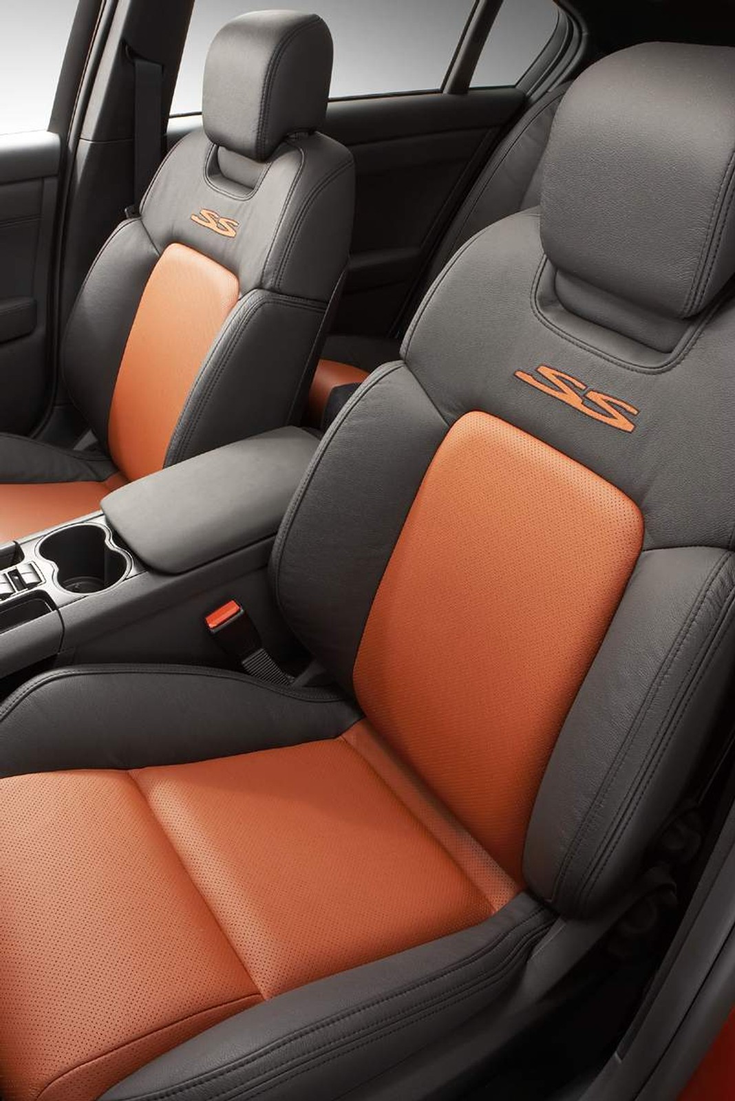 Nowy Holden Commodore: austalijski protoplasta Omegi