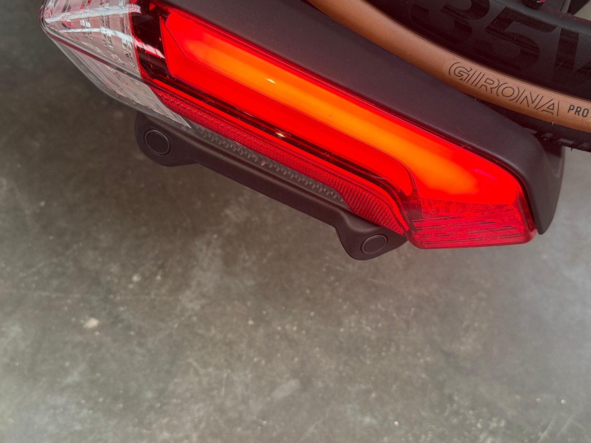 Bagażnik Thule Epos z czujnikami parkowania