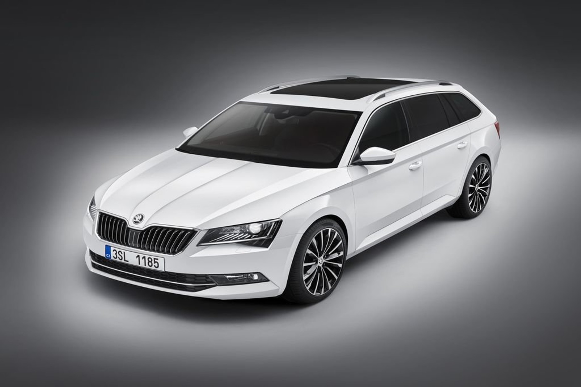 Luksusowa Skoda Superb Combi L&K za 155,6 tys. zł