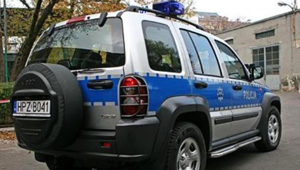 Jak zachować się widząc auto na sygnale?