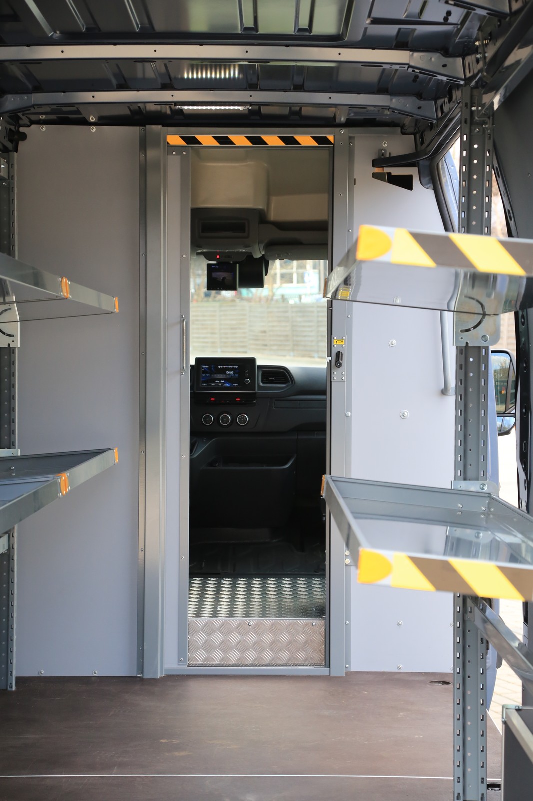 Renault Master 2019 zabudowa kurierska