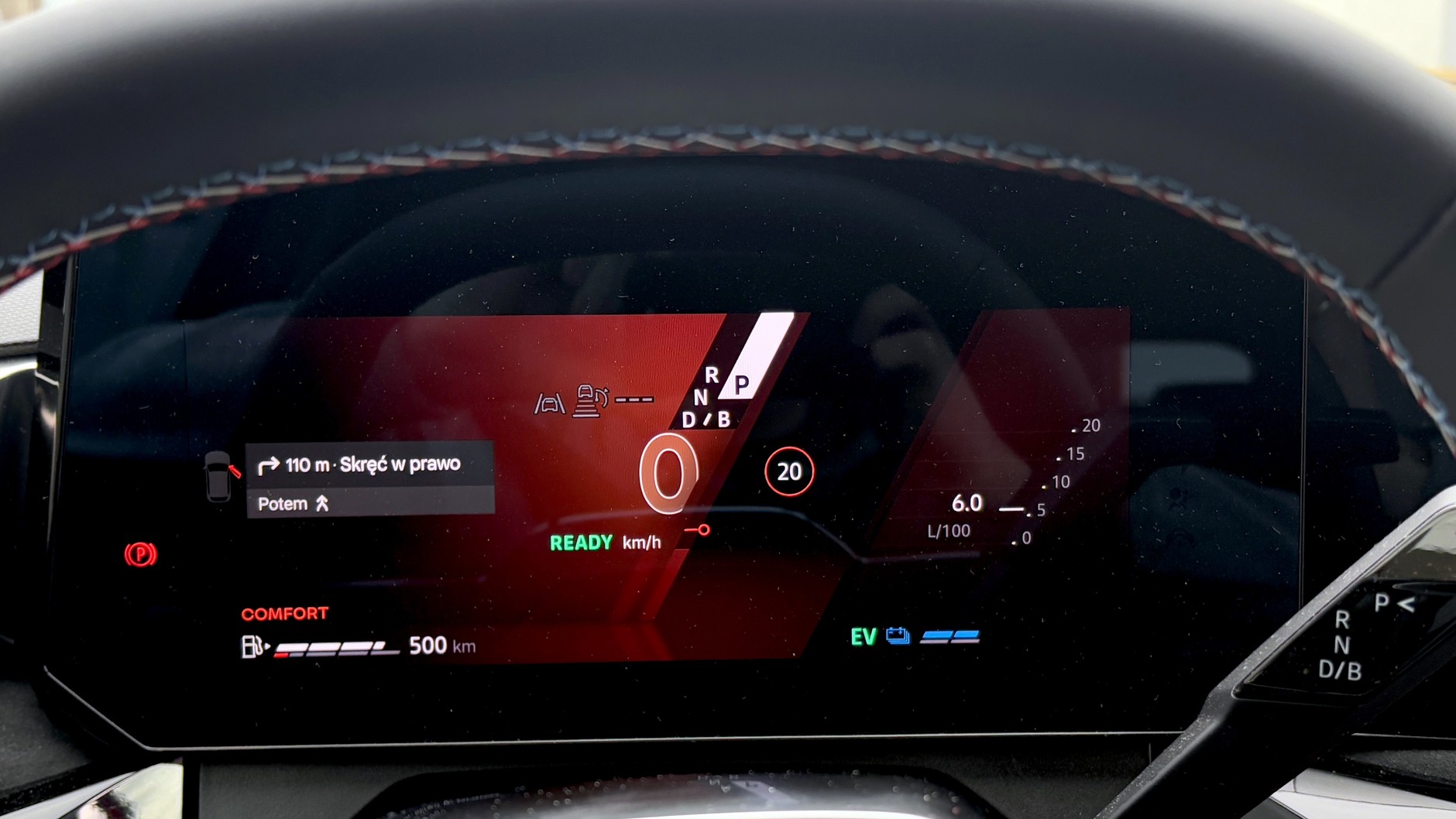 Hybrydowe Renault Clio na autostradzie