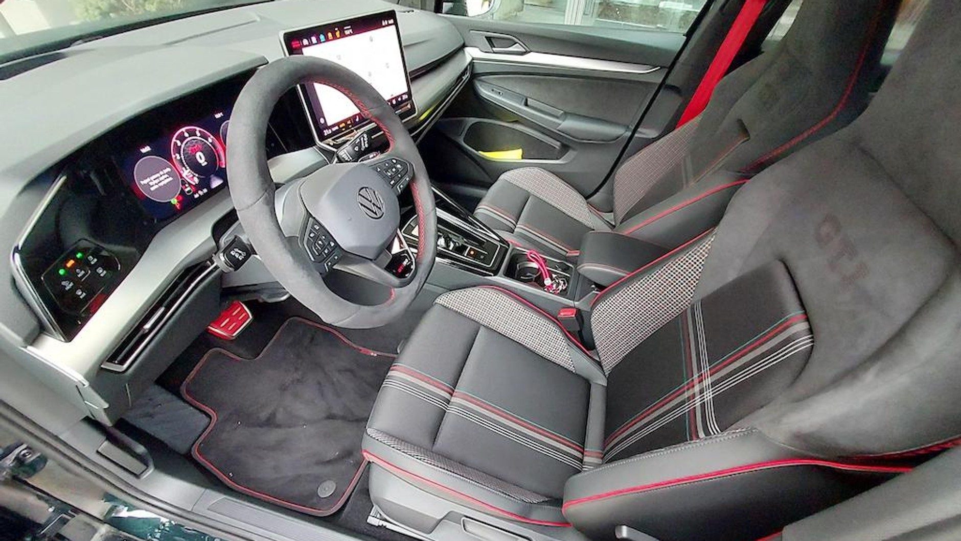 VW Golf GTI Edition 50