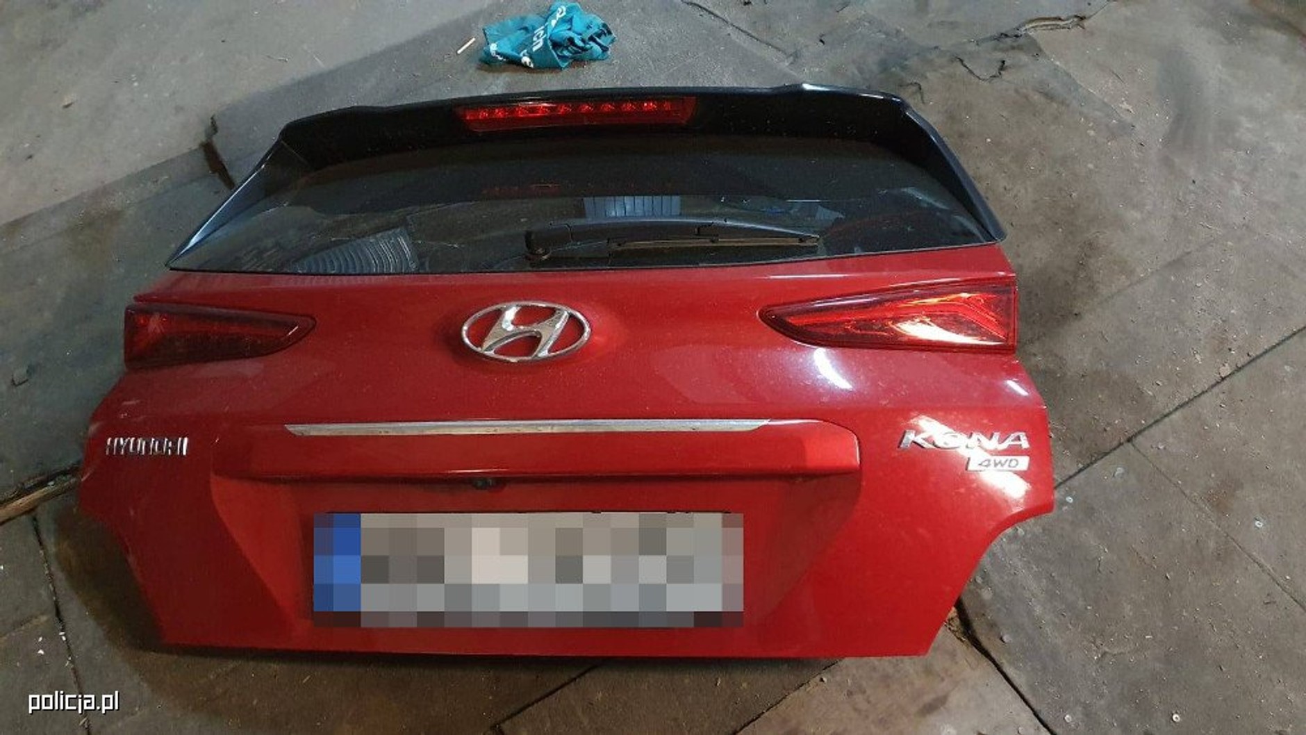 Rozbierał auto z Niemiec. Wpadł w Wołominie, gdy kończył rozbiórkę