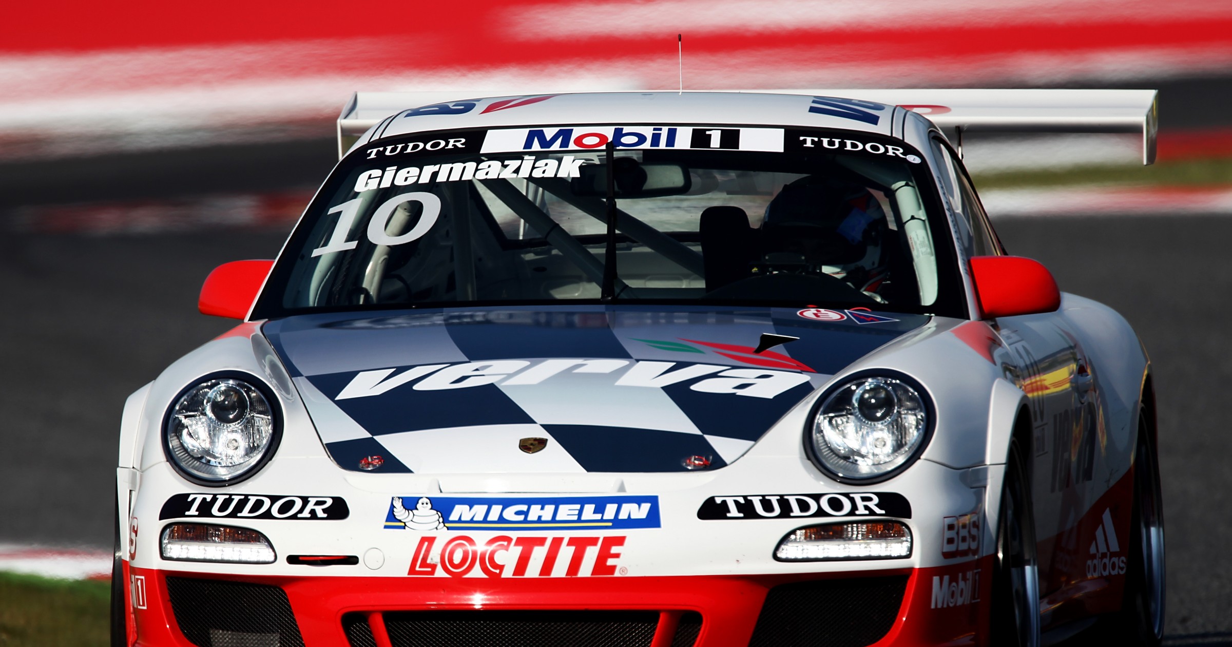 Trzech Polaków w Porsche Mobil 1 Supercup