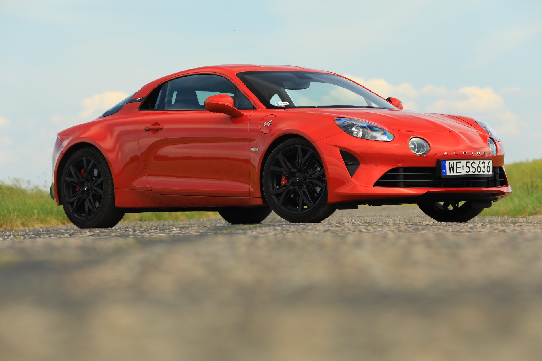 Alpine A110 GT – długość 4181 mm, szer. 1798 m, rozstaw osi 2419 mm