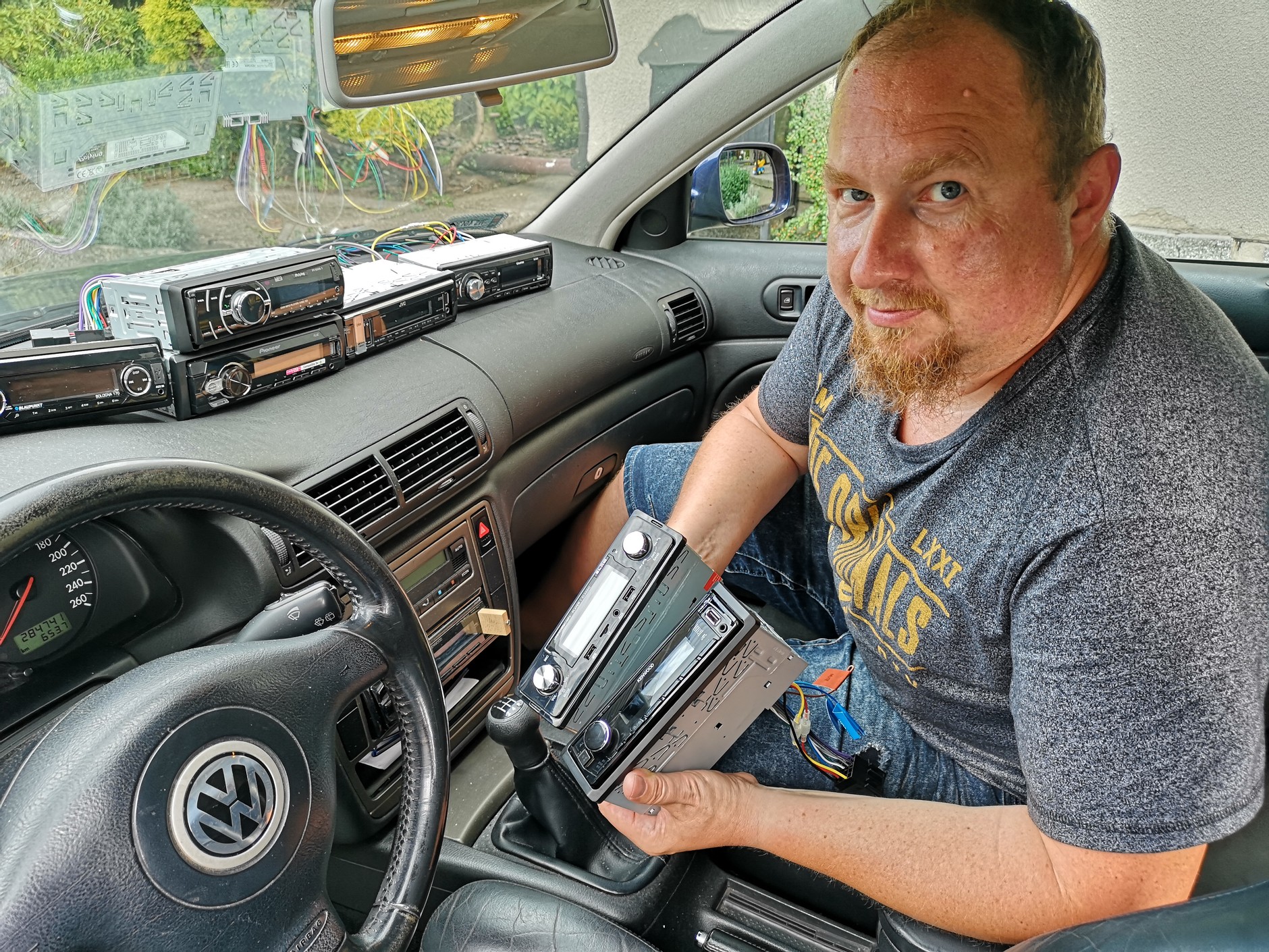 Testujemy radia samochodowe w cenie od 60 do 260 zł