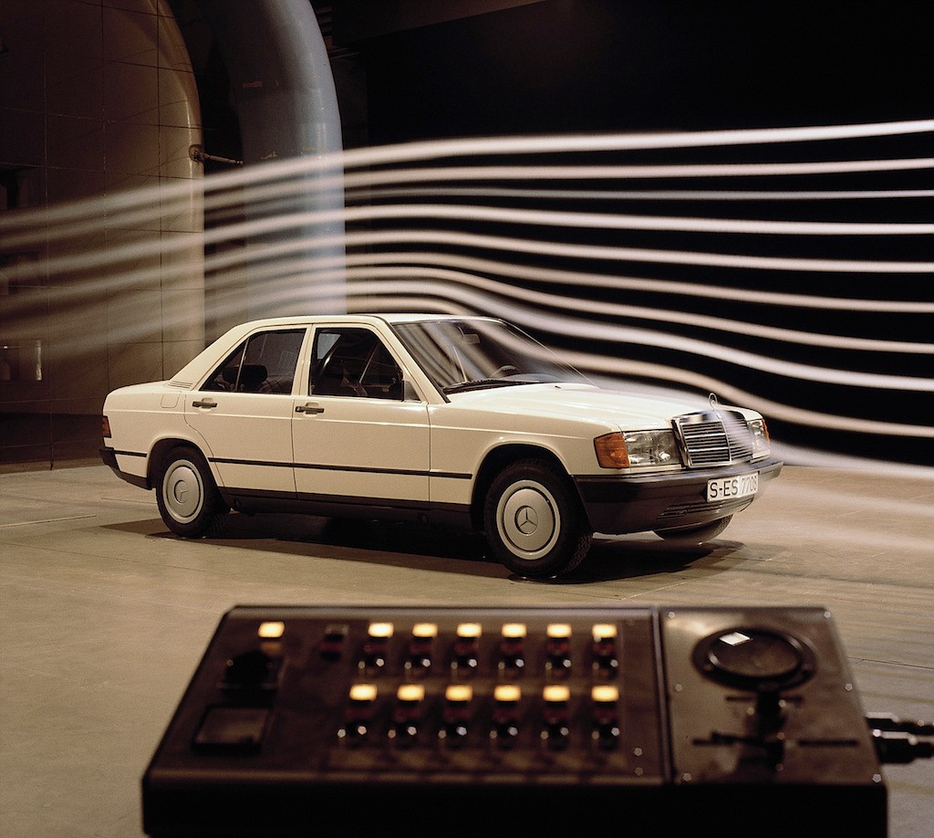 35 lat Mercedesa 190