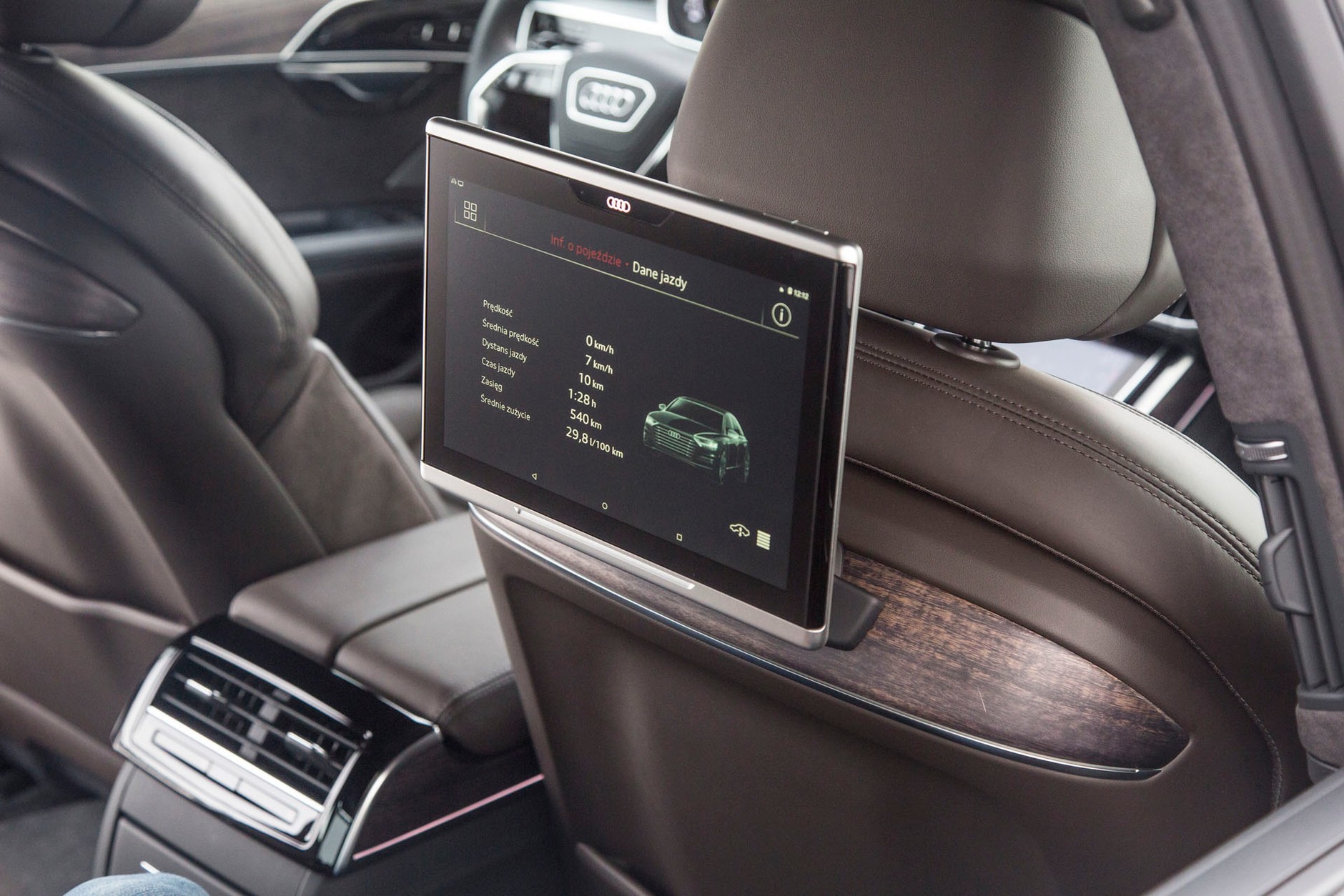 Audi A8 L 55 TFSI quattro - dotyk luksusu