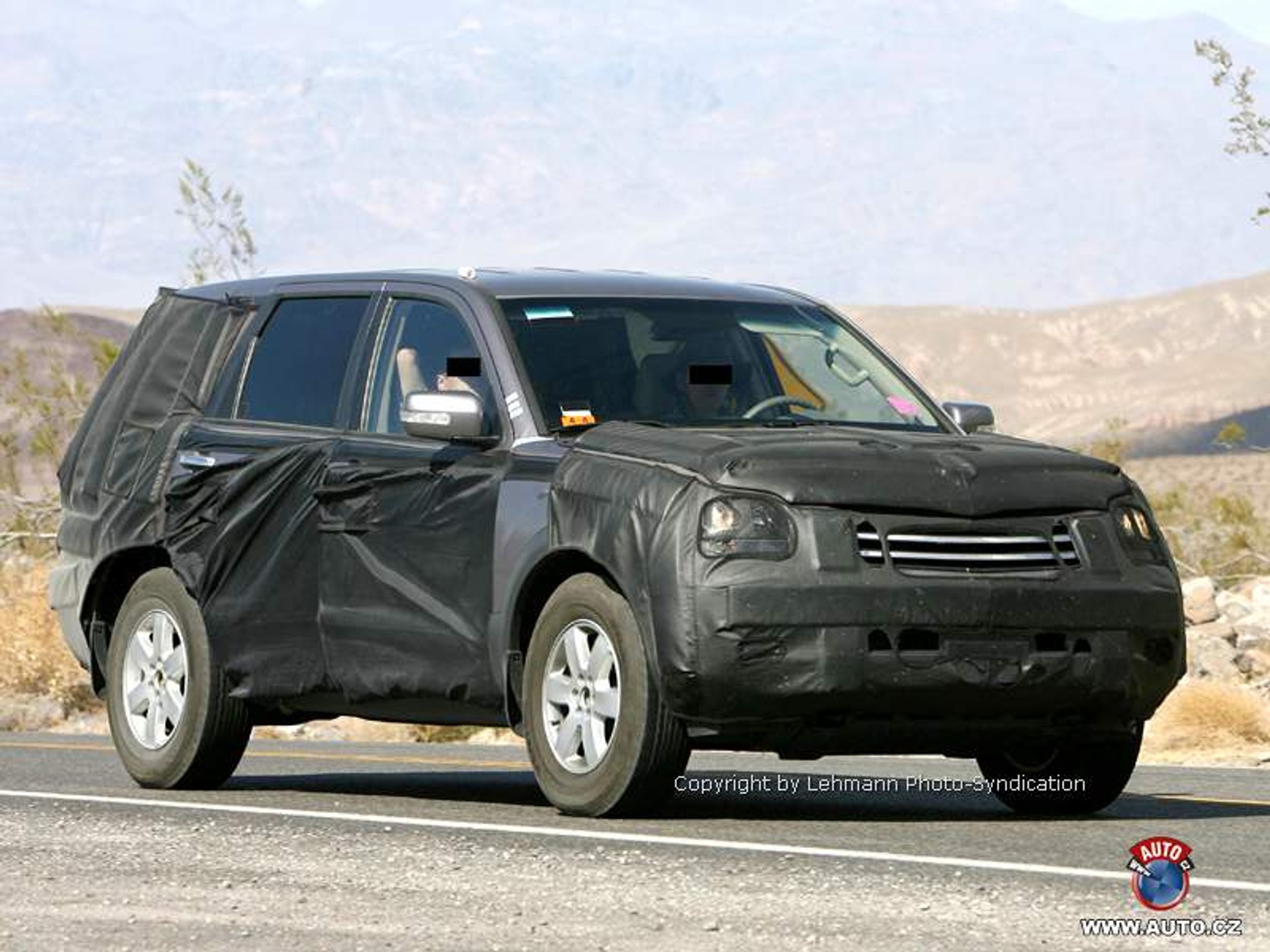 Zdjęcia szpiegowskie: SUV Hyundai/Kia z silnikiem V8